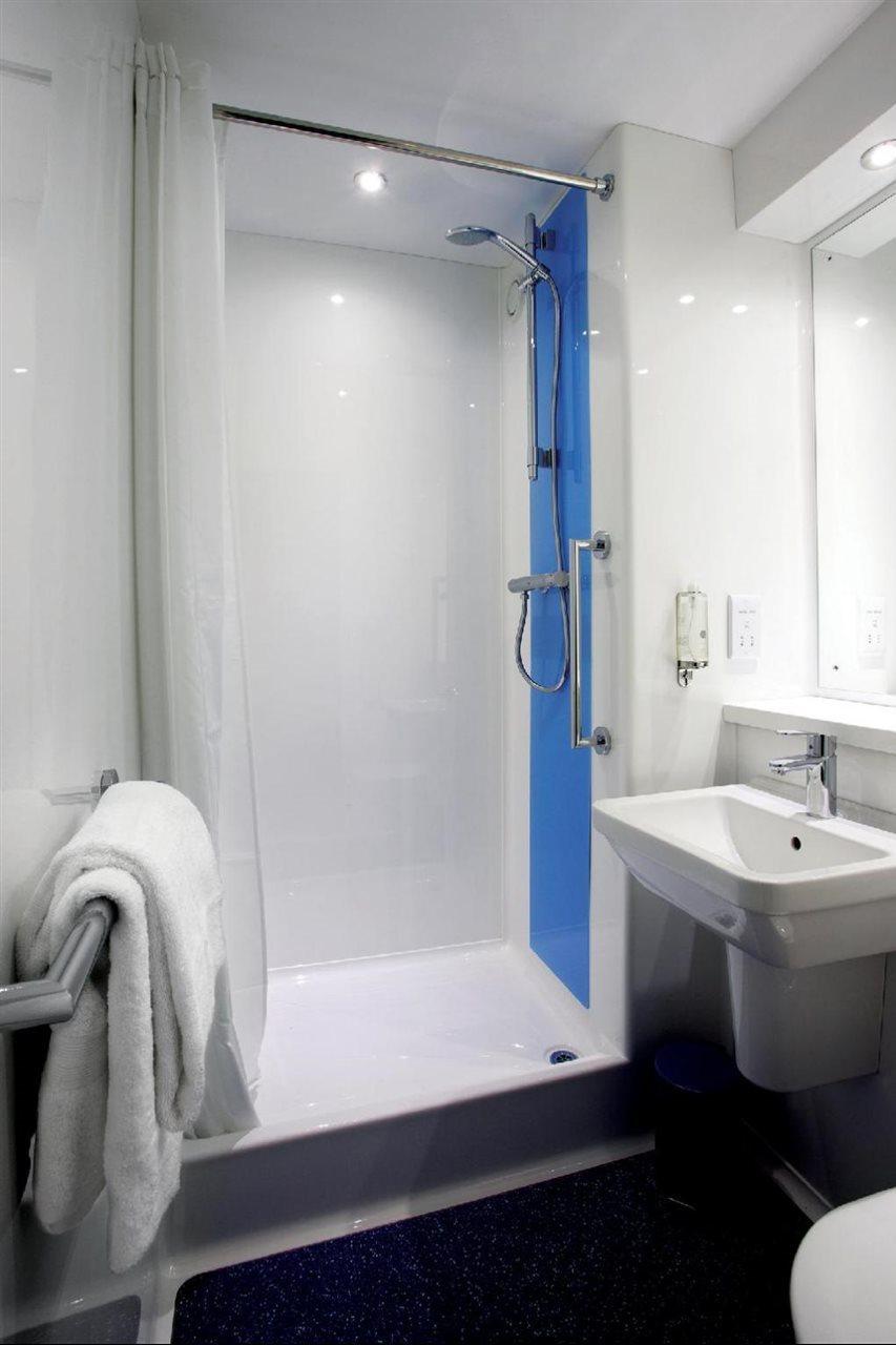 Travelodge Bedford Wyboston Buitenkant foto